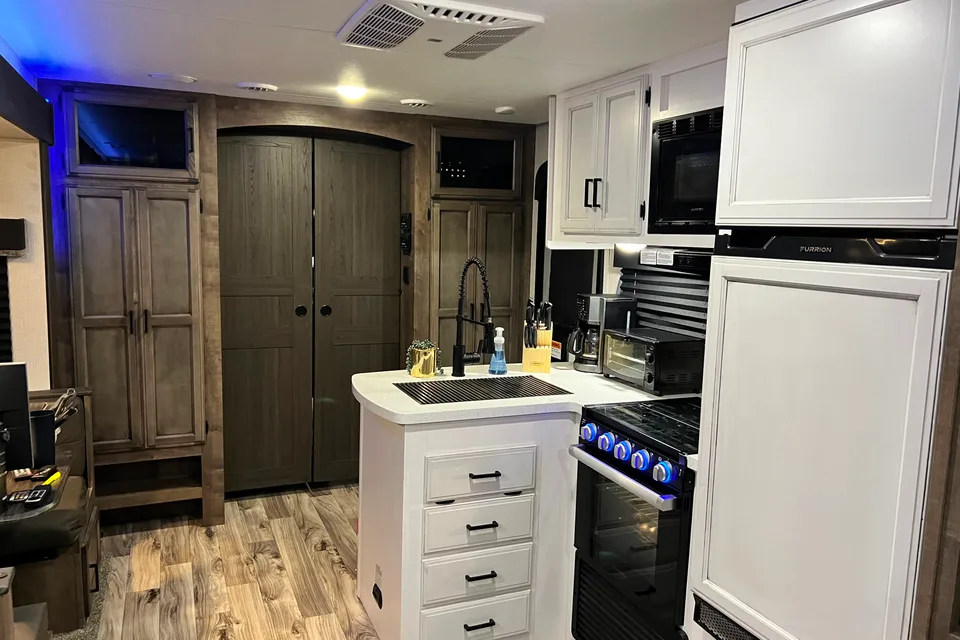 Will's Venture RV STT312VBH Travel Trailer
