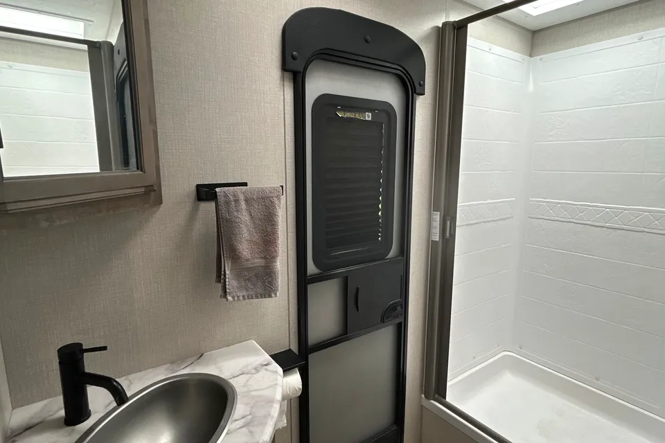 Will's Venture RV STT312VBH Travel Trailer