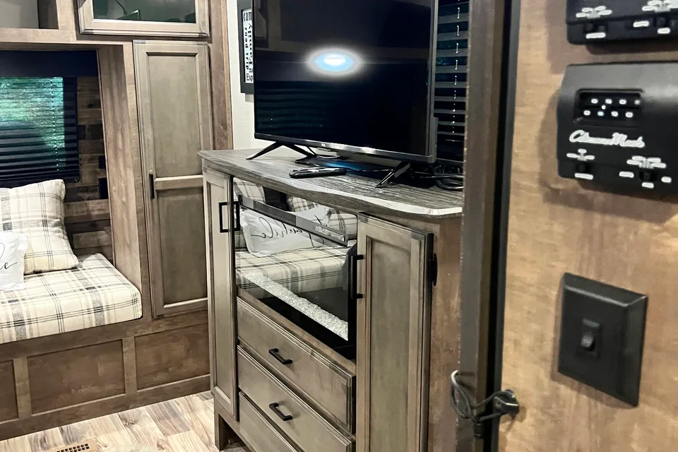 Will's Venture RV STT312VBH Travel Trailer
