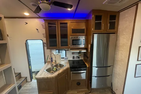 Natasha's Forest River Sabre 31BHT Fifth Wheel