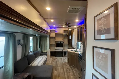 Natasha's Forest River Sabre 31BHT Fifth Wheel