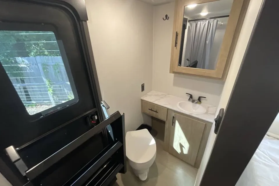 Skyline Glamping - Forest River Campsite Elite 36JI Fifth Wheel