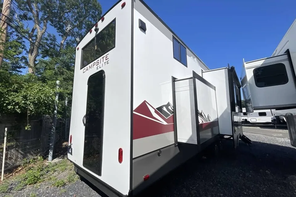 Skyline Glamping - Forest River Campsite Elite 36JI Fifth Wheel