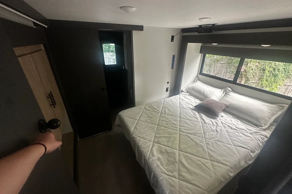 Skyline Glamping - Forest River Campsite Elite 36JI Fifth Wheel
