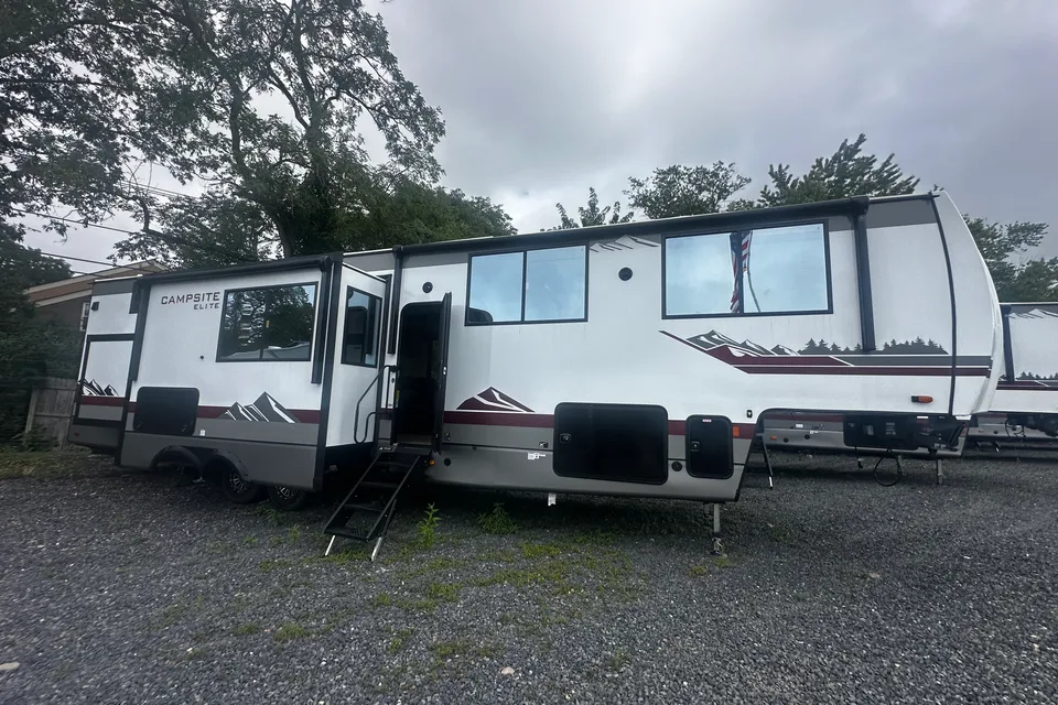 Skyline Glamping - Forest River Campsite Elite 36JI Fifth Wheel