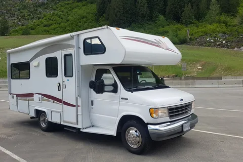 Daman's Ford Majestic Class C