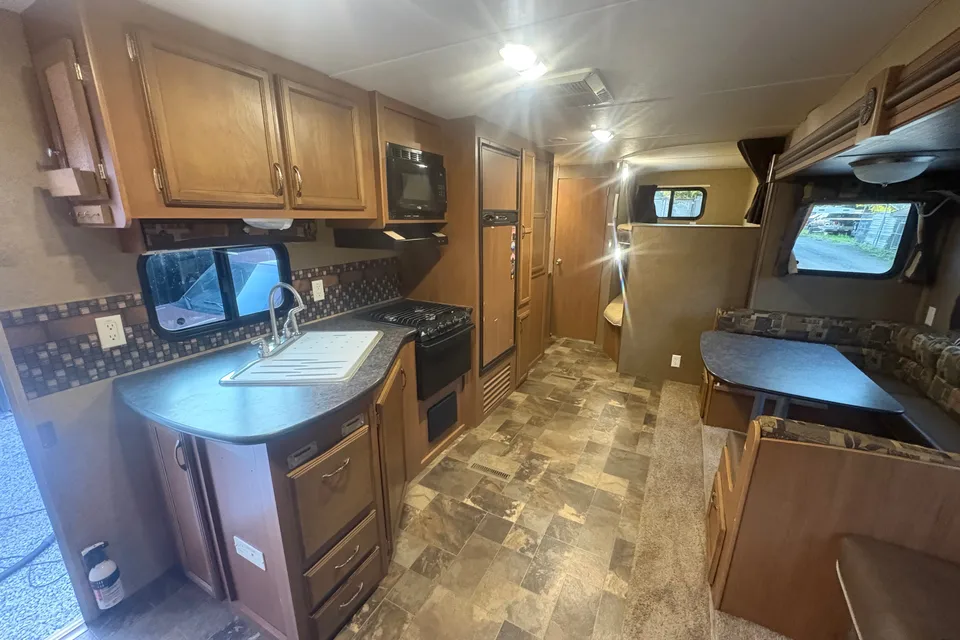Shiraz's Starcraft 29FT Bunk house Travel Trailer