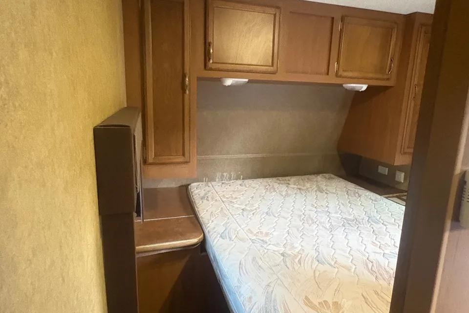 Shiraz's Starcraft 29FT Bunk house Travel Trailer