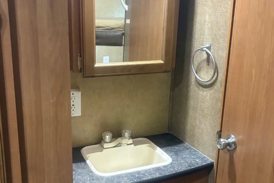 Shiraz's Starcraft 29FT Bunk house Travel Trailer