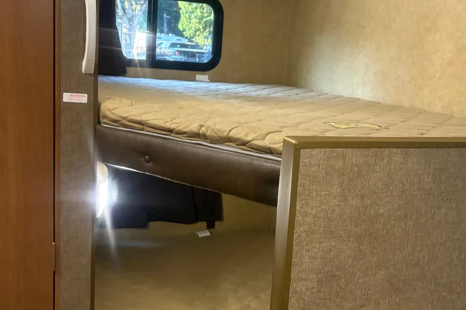 Shiraz's Starcraft 29FT Bunk house Travel Trailer