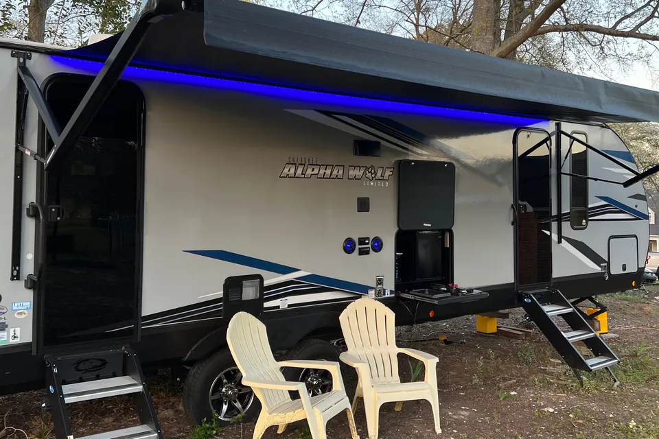 Joshua's Forest River Alpha Wolf 30RDB-L Travel Trailer