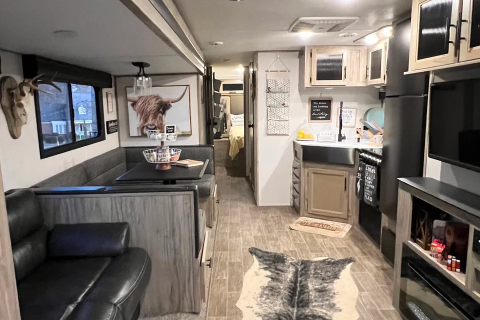 Joshua's Forest River Alpha Wolf 30RDB-L Travel Trailer