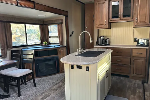 luxury camping on private farm close to everything