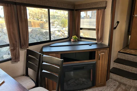 luxury camping on private farm close to everything