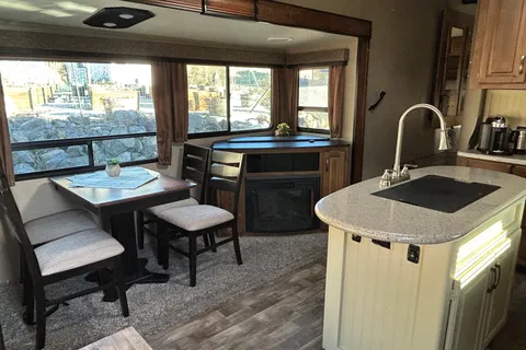 luxury camping on private farm close to everything