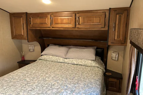 luxury camping on private farm close to everything