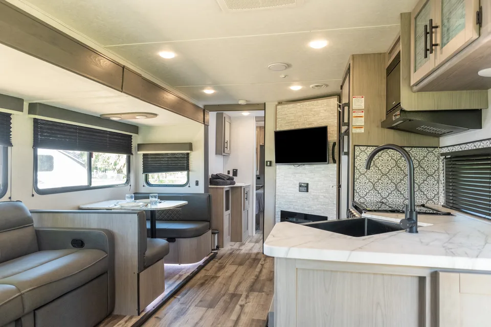 Dutchmen Coleman Light | Driftwood Vacation