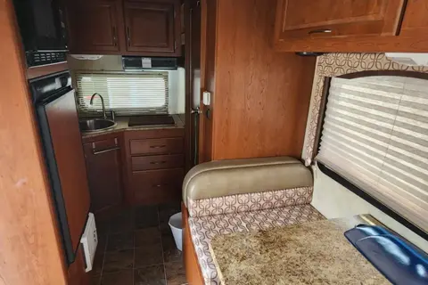 Sarah's Four winds 19G Class C