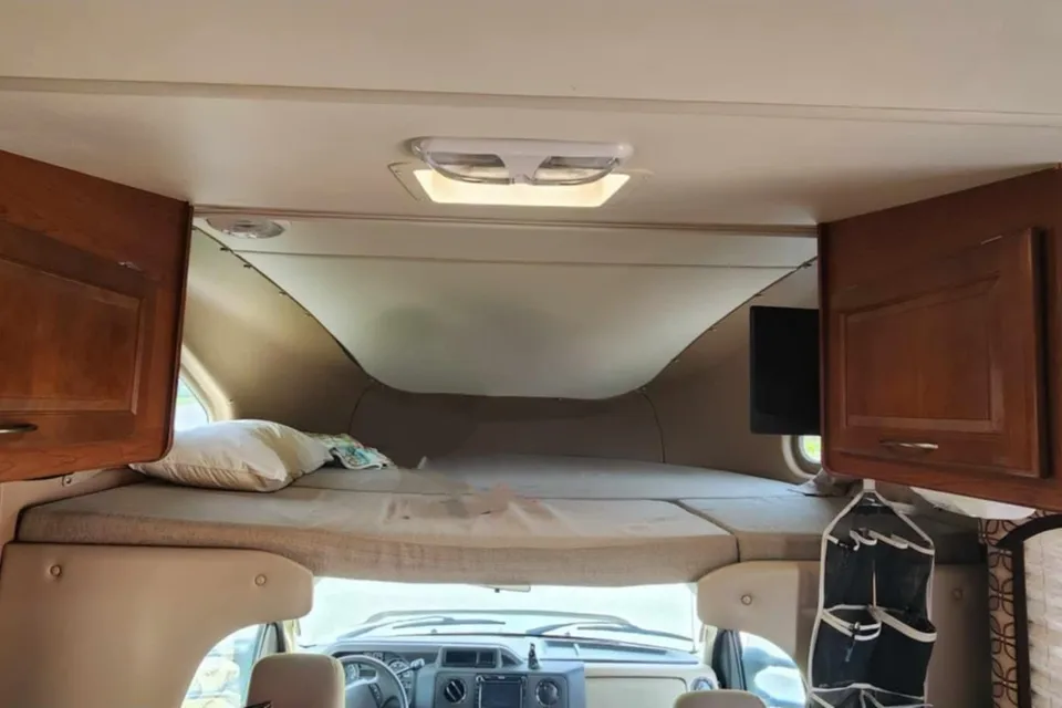 Sarah's Four winds 19G Class C