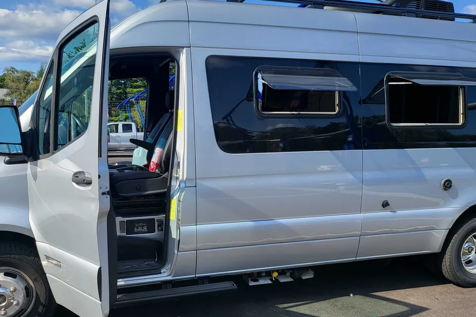 Don's Winnebago Boldt Class B