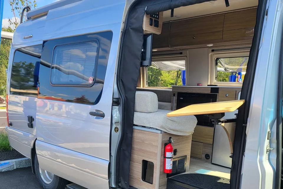 Don's Winnebago Boldt Class B