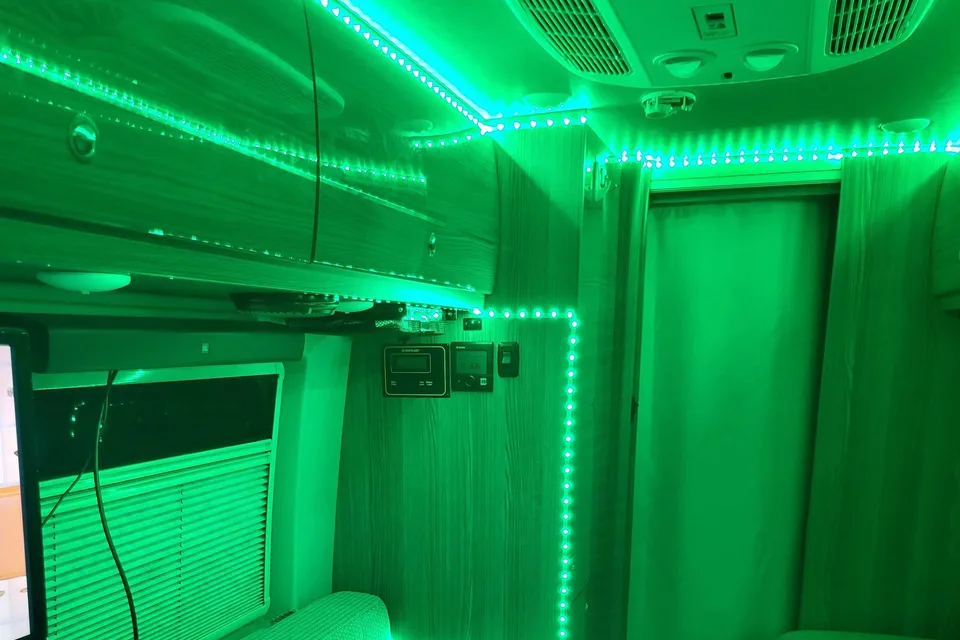Don's Winnebago Boldt Class B