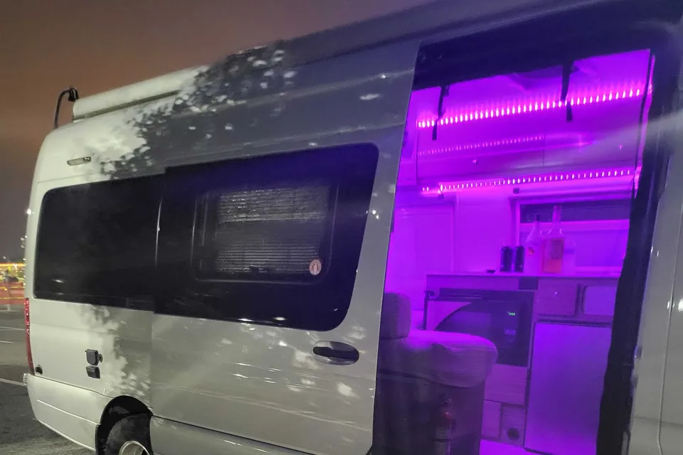 Don's Winnebago Boldt Class B