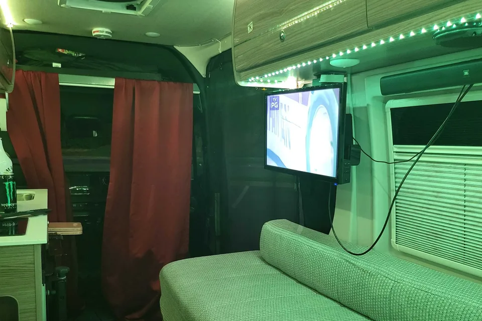 Don's Winnebago Boldt Class B
