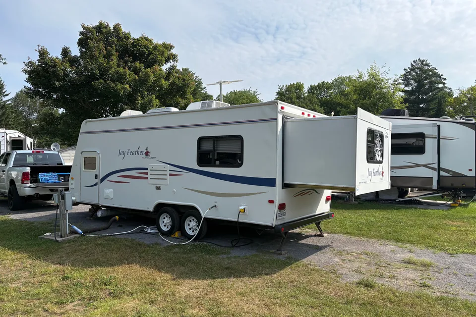 Donald Jayco Jay feather 213 exp Roulotte