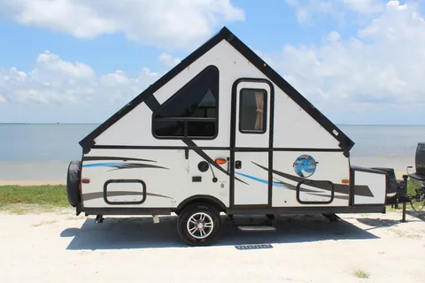  Palomino's  Real Lite 12-st A-Framed pop-up Trailer