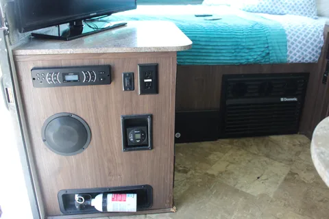  Palomino's  Real Lite 12-st A-Framed pop-up Trailer