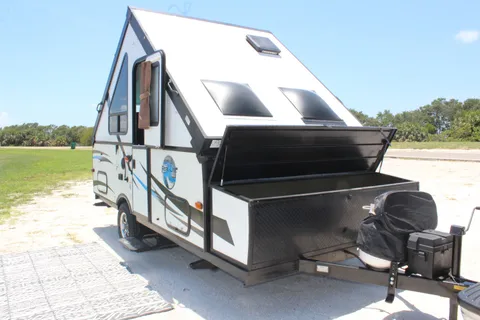  Palomino's  Real Lite 12-st A-Framed pop-up Trailer