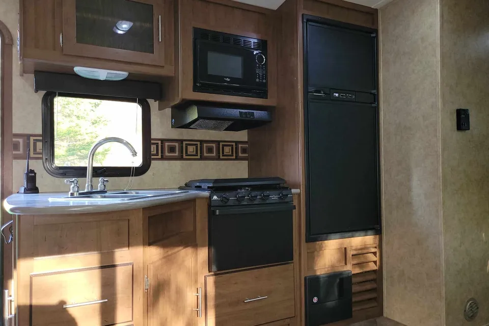 Catherine's Dutchmen Aerolite Travel Trailer