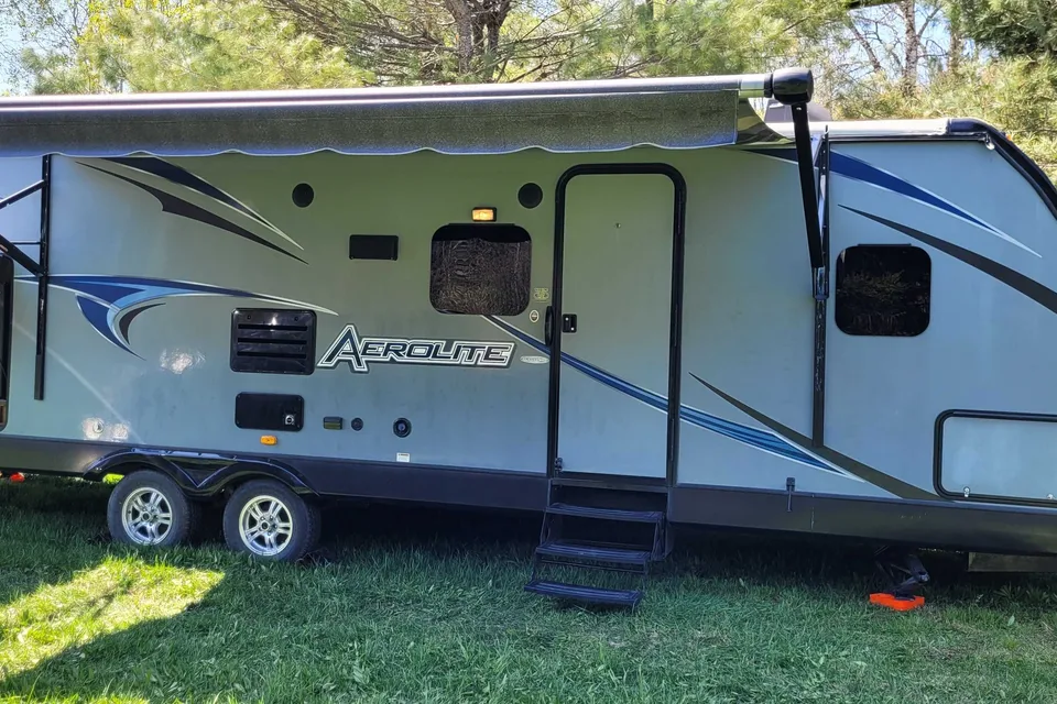 Catherine's Dutchmen Aerolite Travel Trailer