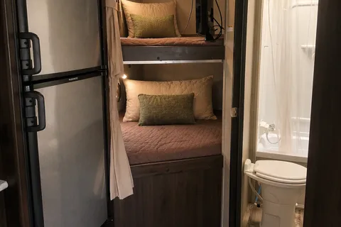The Lounge Lodge Bunkhouse