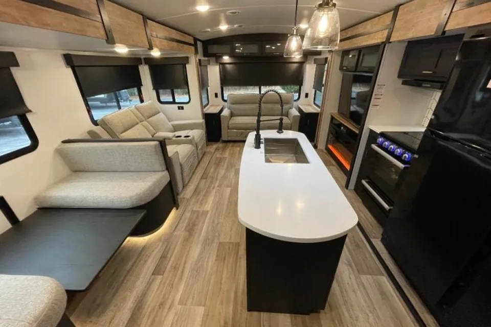 Garrett's Keystone 328RL Travel Trailer