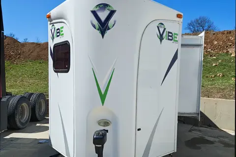 20' V-Cross Vibe, EZ Pullin' Lux Tent on Wheels!