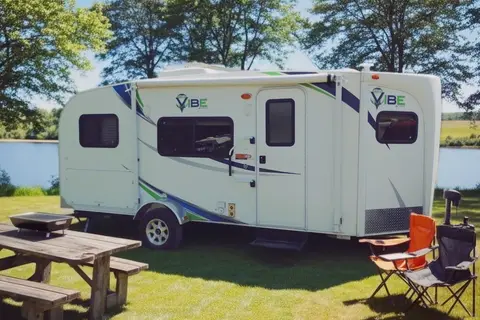 20' V-Cross Vibe, EZ Pullin' Lux Tent on Wheels!