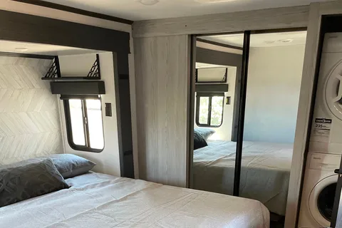 Robert's Keystone Montana High Country Fifth Wheel