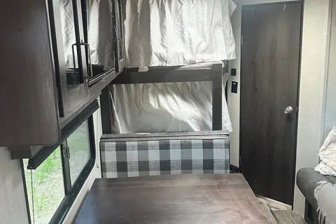 Grand Design Transcend Xplor 247BH Travel Trailer