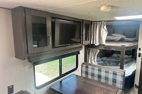 Grand Design Transcend Xplor 247BH Travel Trailer