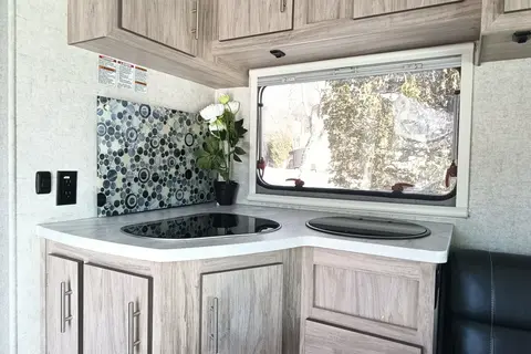 🌲 Évasion en Duo  - Confort Compact ! 🚐