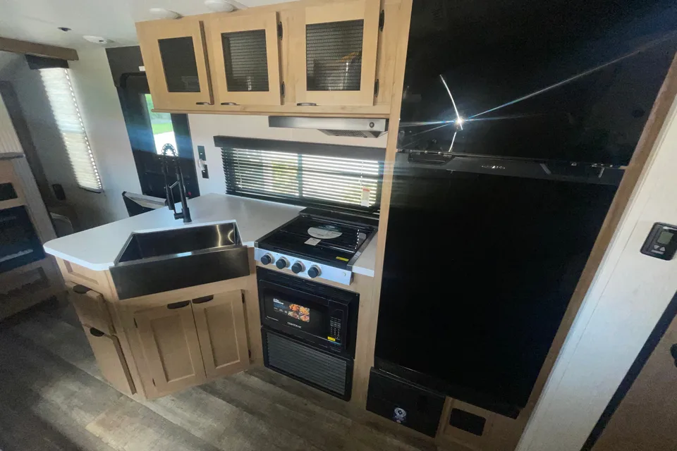 Fernando 's Jayco Grey Wolf Limited Travel Trailer