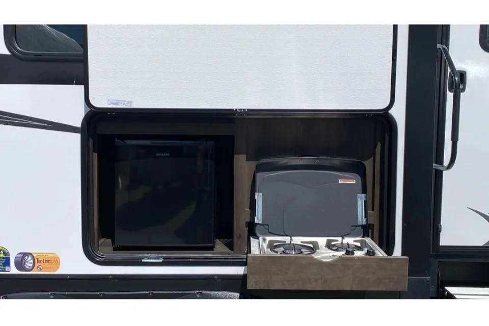 Mihael's GD Reflection Travel trailer