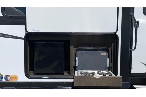Mihael's GD Reflection Travel trailer