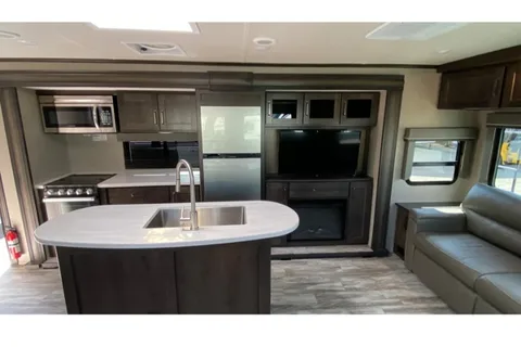 Mihael's GD Reflection Travel trailer