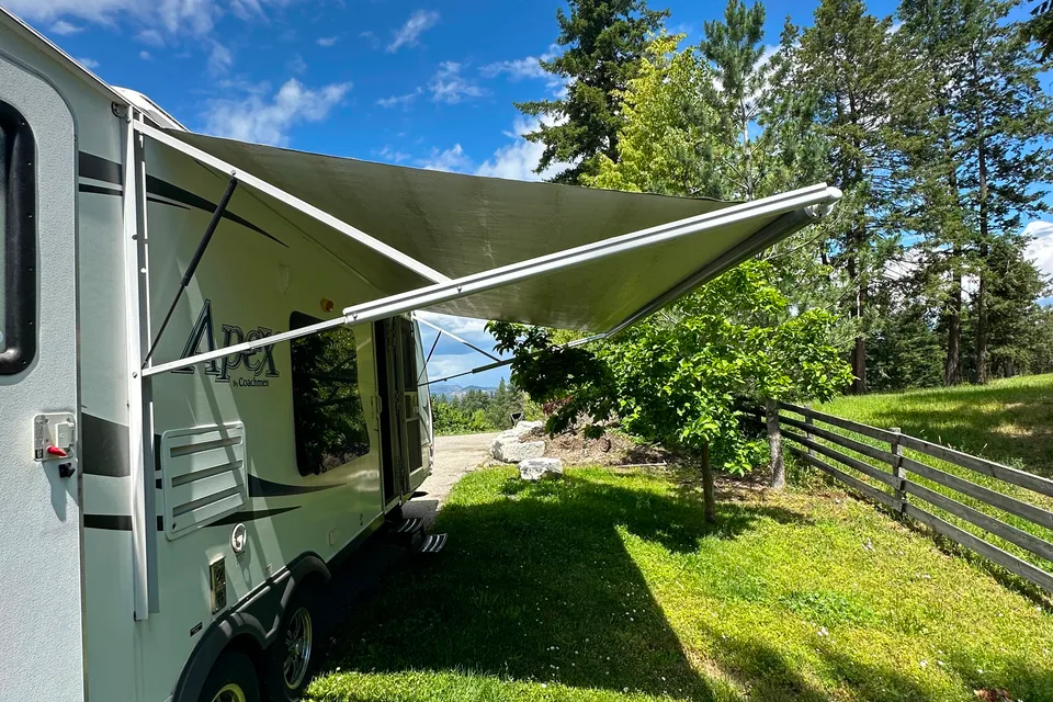 Alf's Coachmen Apex Travel Trailer