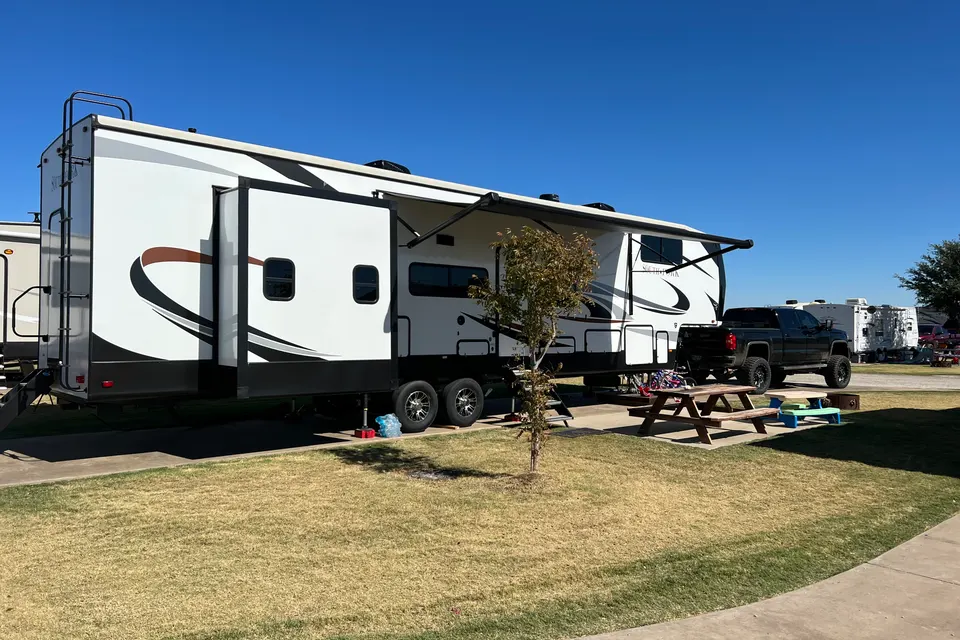 Justin's Cruiser RV South Fork Fifth Wheel