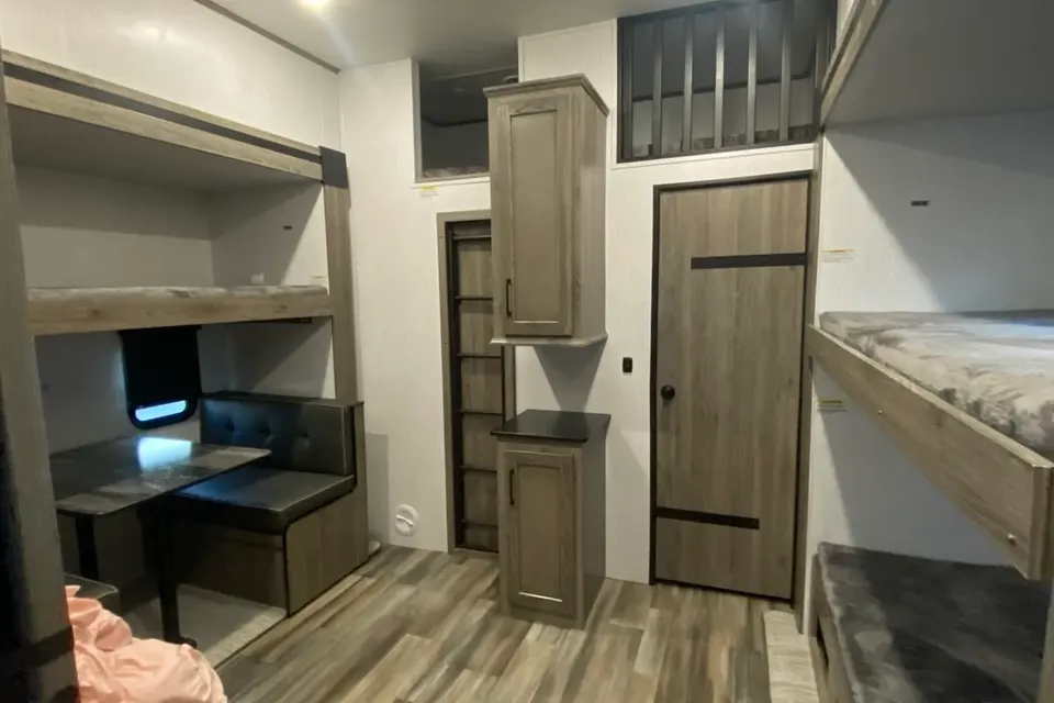 Justin's Cruiser RV South Fork Fifth Wheel