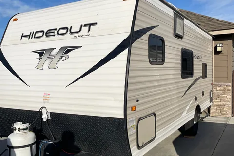 Hideout Bunkhouse-Easy Tow Camper Sleeps 5